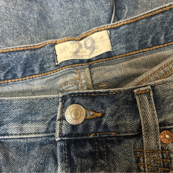 We the Free Women's Distressed Cutoff Jean Shorts Medium Wash Blue Size 29 - Picture 5 of 7